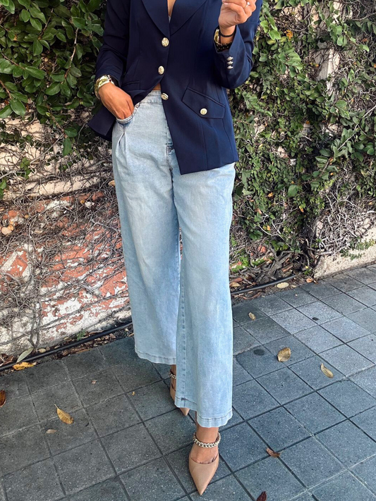 The Noelia Pleated Wide-Leg Jeans